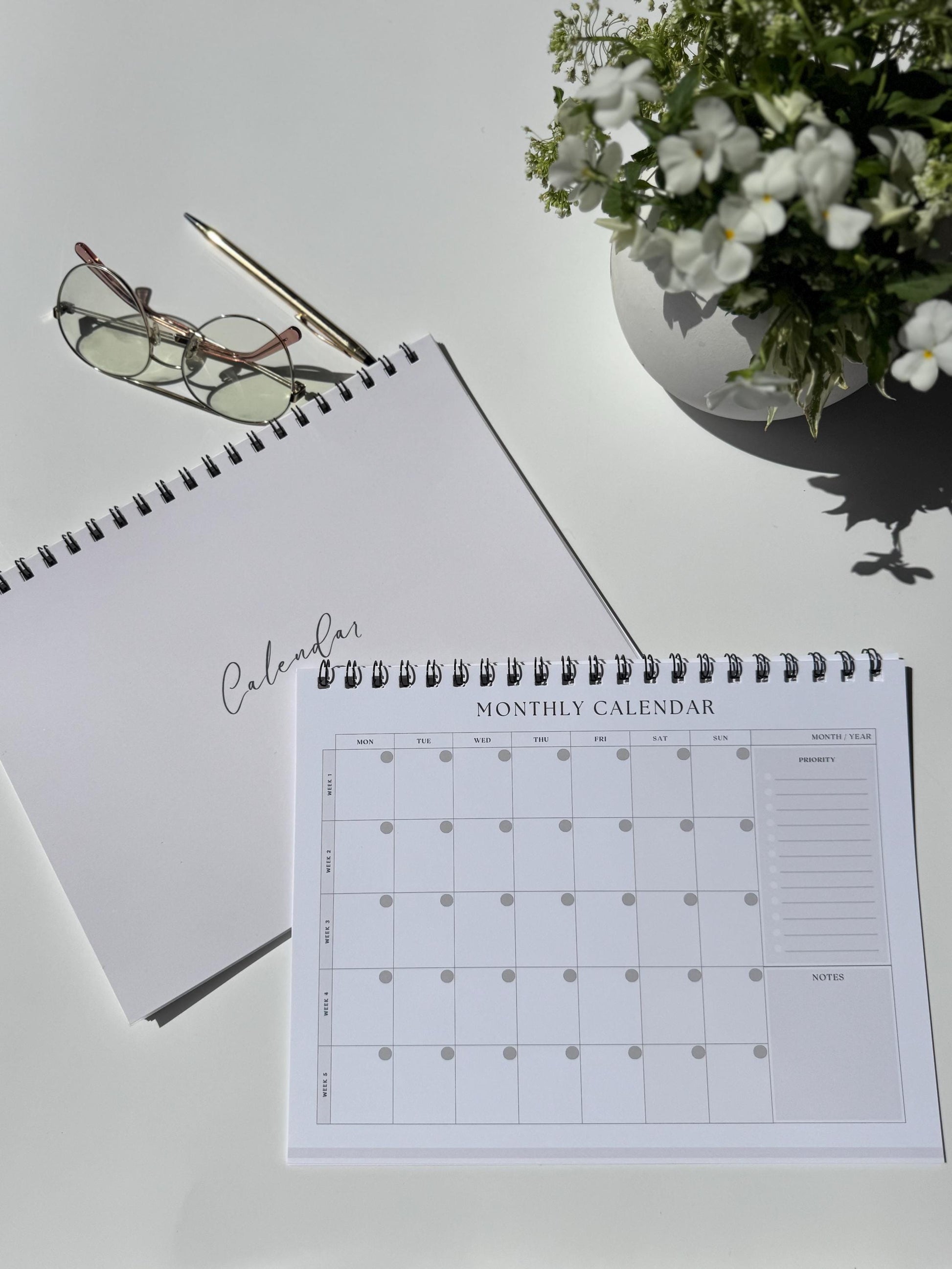 Minimalist Desk Calendar & Goal Planner