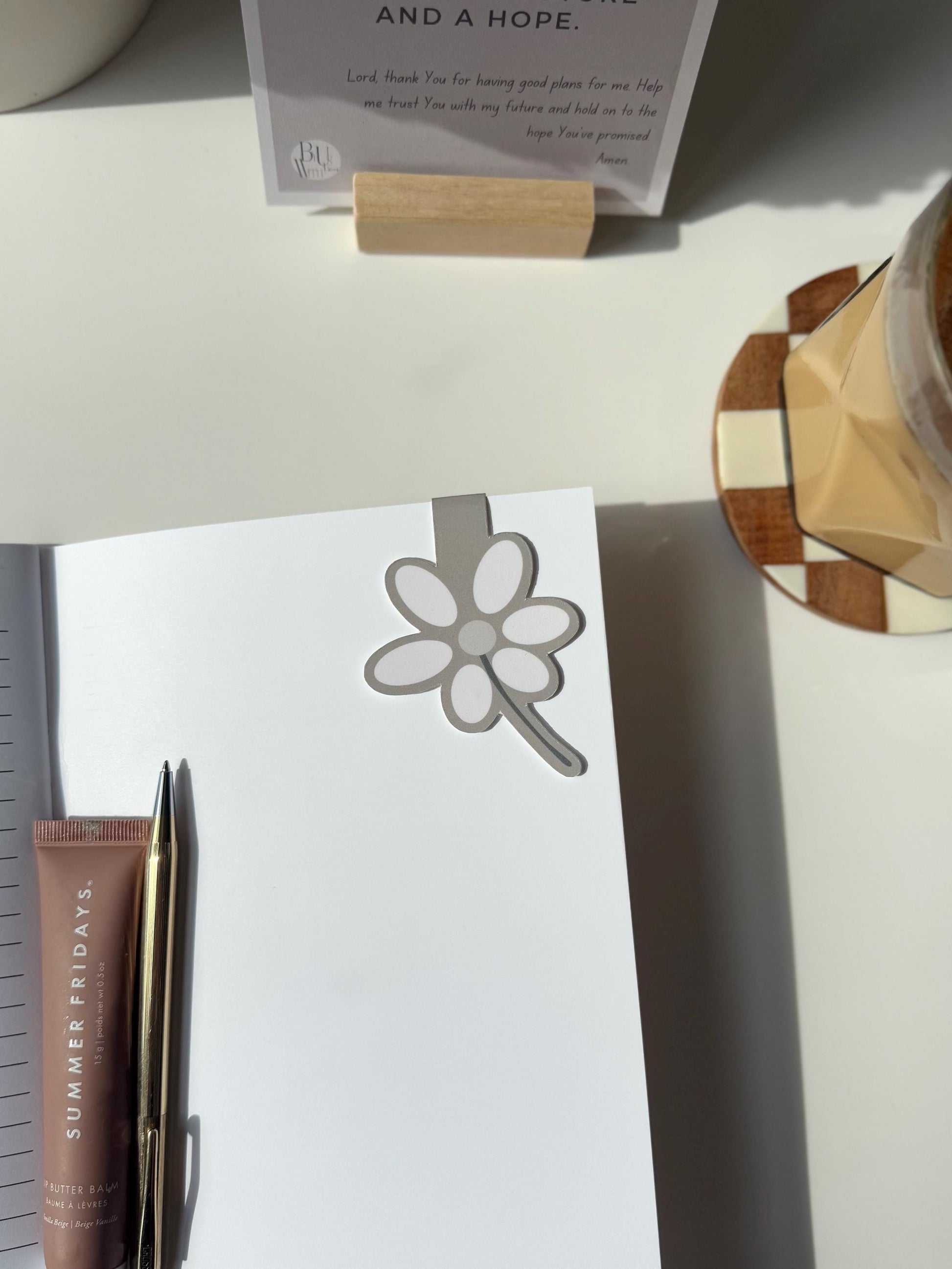 Beige Bloom Magnetic Bookmark — Cottagecore Floral Charm