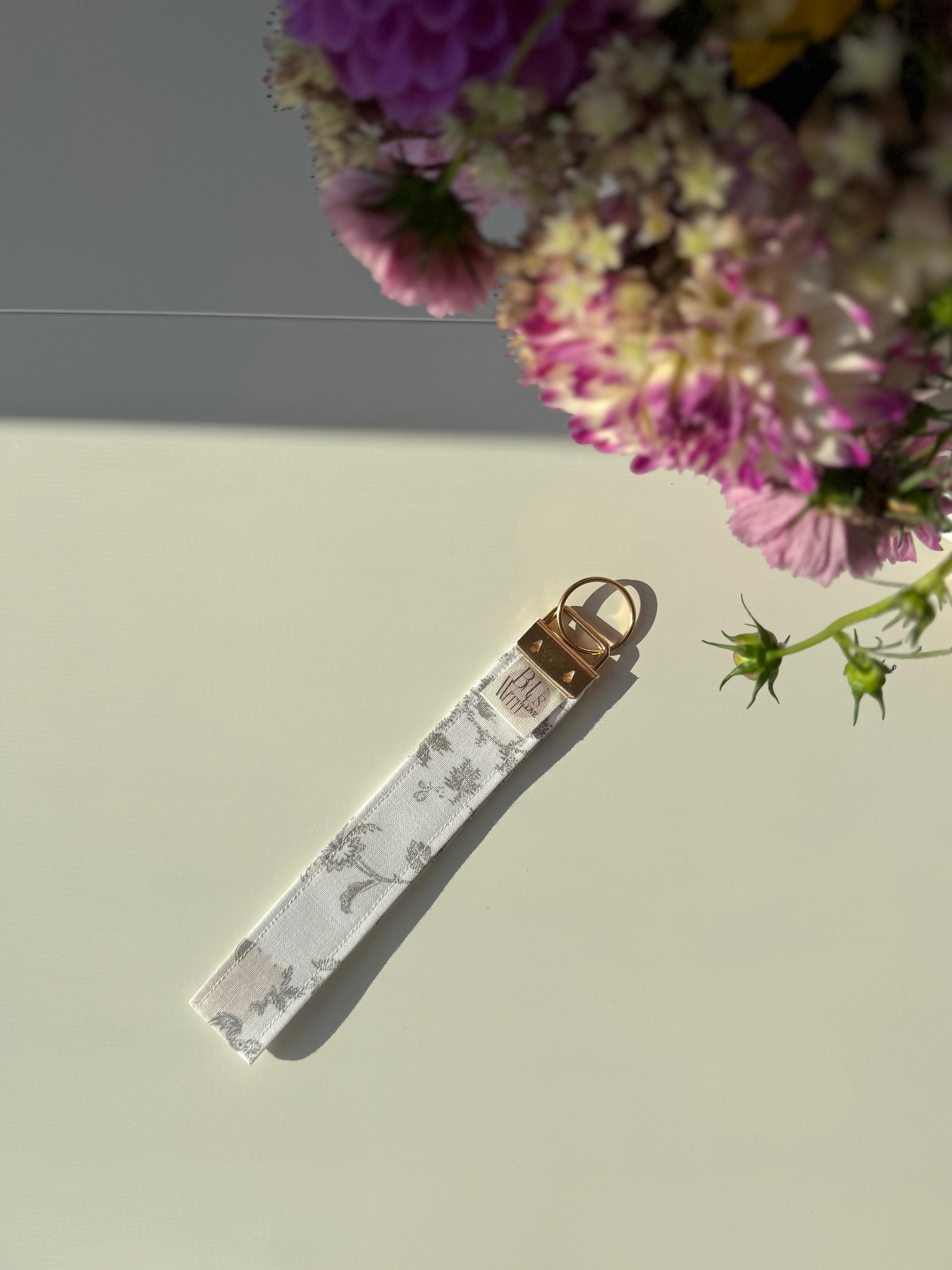 Vintage Floral Fabric Keychain Wristlet – Handmade Key Fob