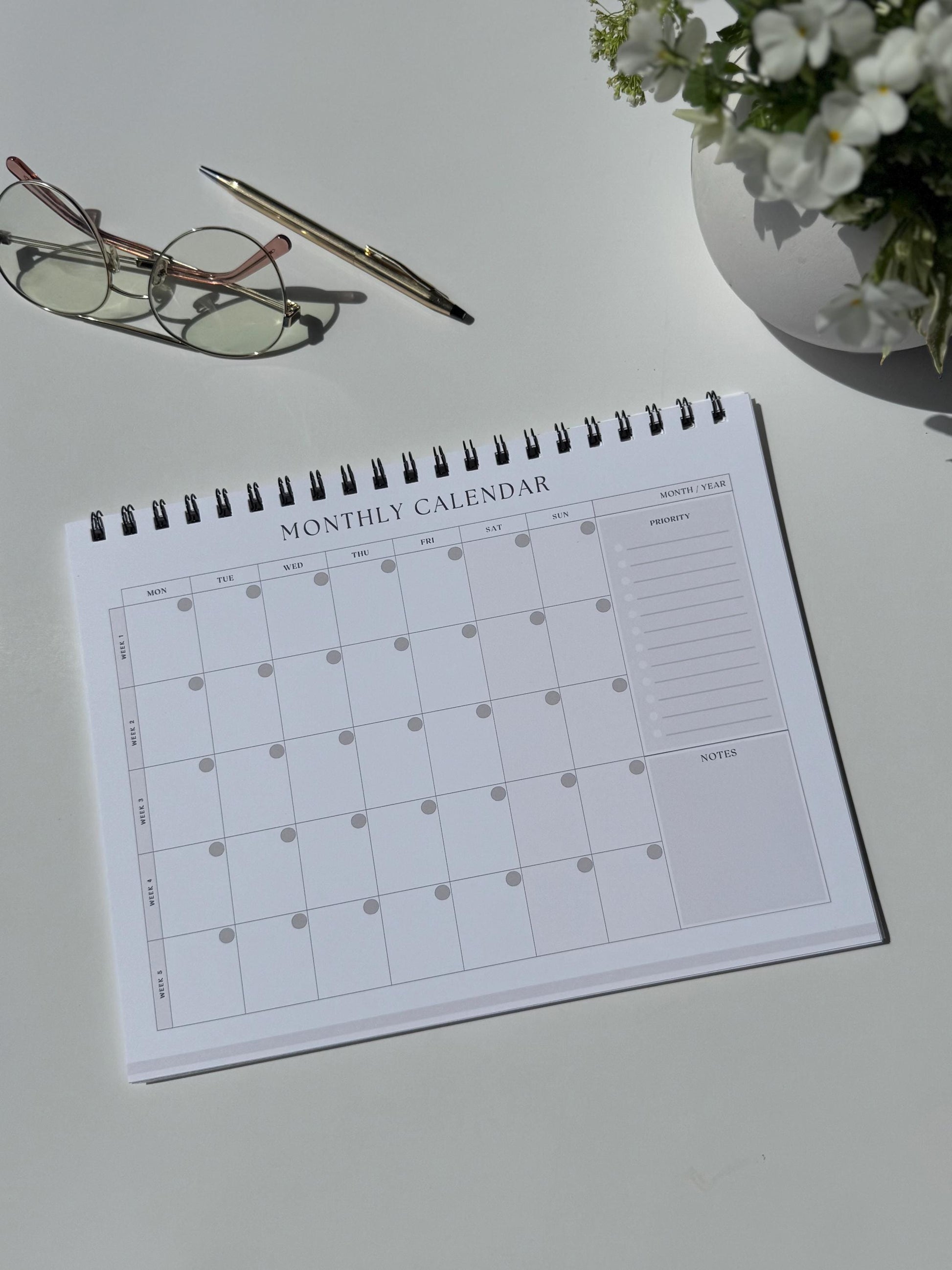 Minimalist Desk Calendar & Goal Planner