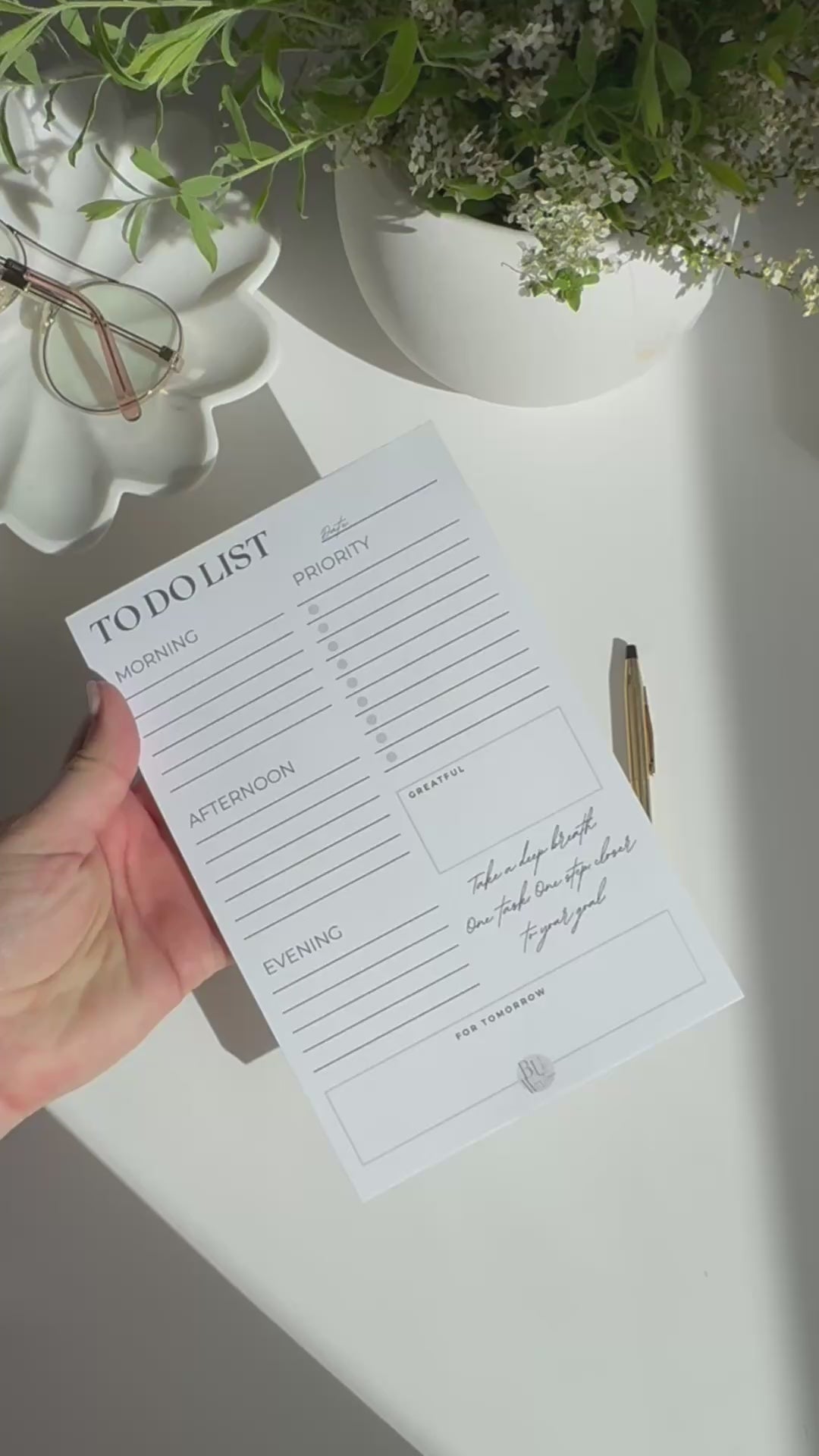 Beige Circle - Minimal Luxury To-Do List Notepad