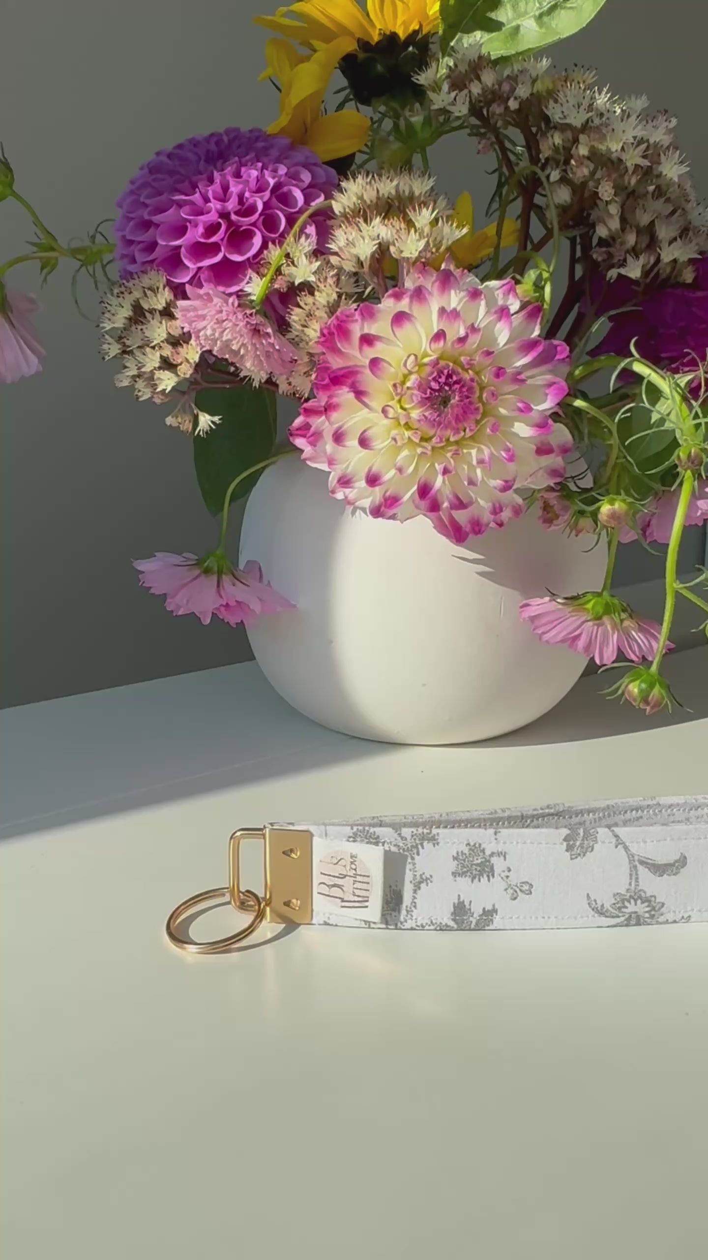 Vintage Floral Fabric Keychain Wristlet – Handmade Key Fob